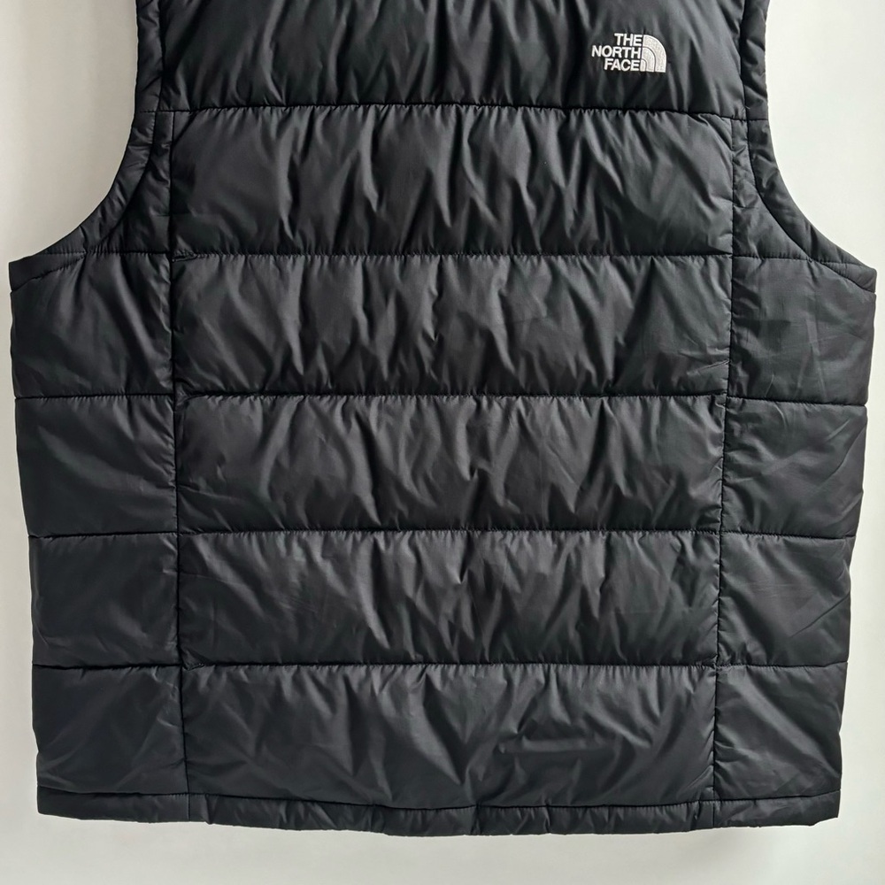 The North Face Black Puffer Vest - Picture 6 of 16
